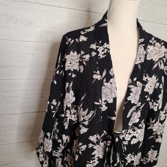 Vintage Boho Floral Black White Kimono, Summer Beach Robe Cover, One Size - Picture 2 of 12